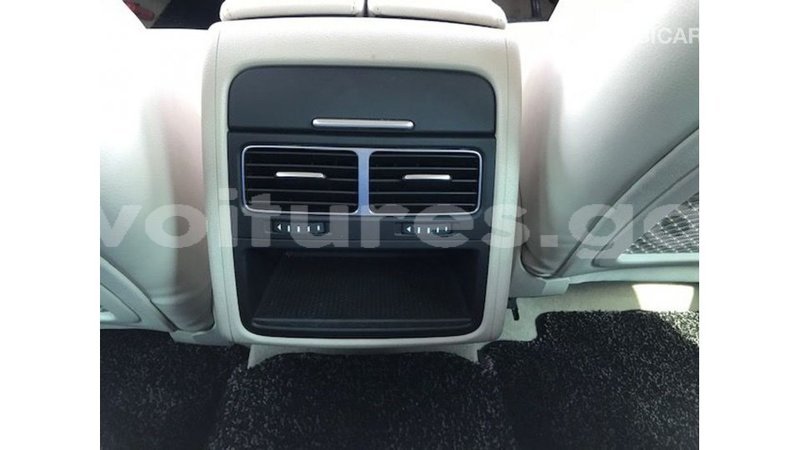 Big with watermark volkswagen touareg estuary import dubai 6745