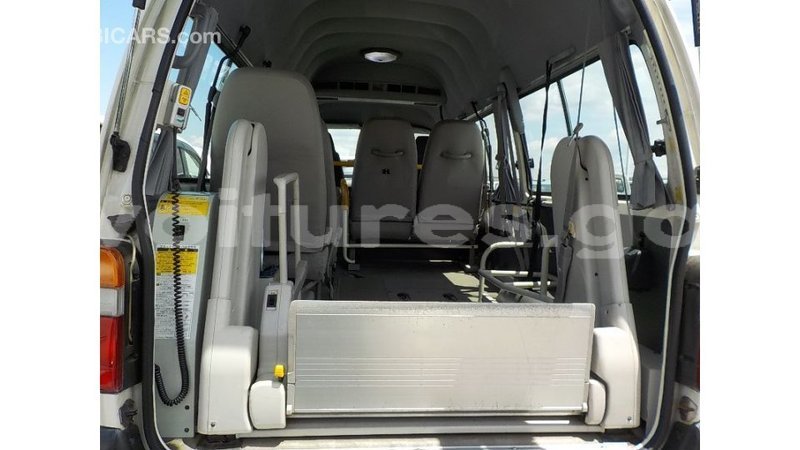 Big with watermark toyota hiace estuaire import dubai 6747