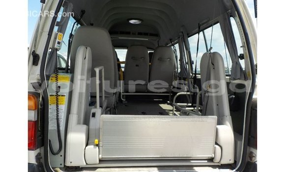 Acheter Import Voiture Toyota Hiace Blanc à Import - Dubai, Estuaire Acheter Import Voiture Toyota Hiace Blanc à Import - Dubai, Estuaire