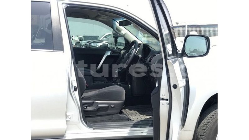 Big with watermark toyota prado estuaire import dubai 6748