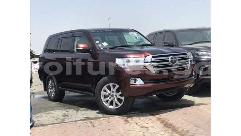 Big with watermark toyota land cruiser estuaire import dubai 6749