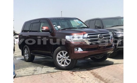 Acheter Import Voiture Toyota Land Cruiser Rouge à Import - Dubai, Estuaire Acheter Import Voiture Toyota Land Cruiser Rouge à Import - Dubai, Estuaire