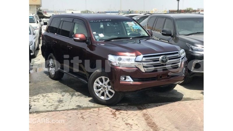 Big with watermark toyota land cruiser estuaire import dubai 6749