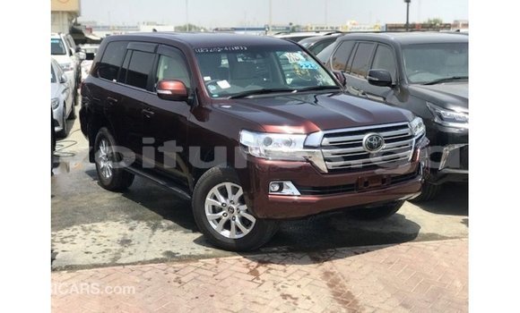 Acheter Import Voiture Toyota Land Cruiser Rouge à Import - Dubai, Estuaire Acheter Import Voiture Toyota Land Cruiser Rouge à Import - Dubai, Estuaire