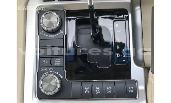 Acheter Import Voiture Toyota Land Cruiser Rouge à Import - Dubai, Estuaire Acheter Import Voiture Toyota Land Cruiser Rouge à Import - Dubai, Estuaire