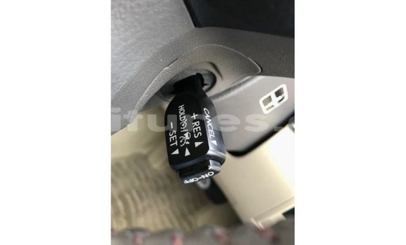 Acheter Import Voiture Toyota Land Cruiser Rouge à Import - Dubai, Estuaire Acheter Import Voiture Toyota Land Cruiser Rouge à Import - Dubai, Estuaire