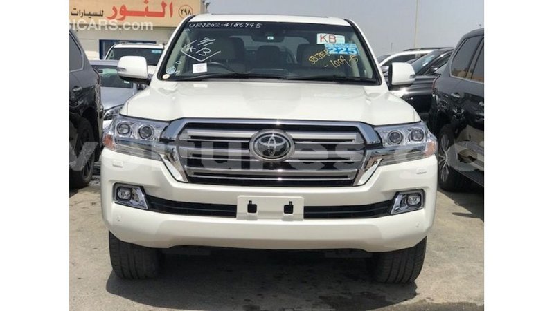 Big with watermark toyota land cruiser estuaire import dubai 6750