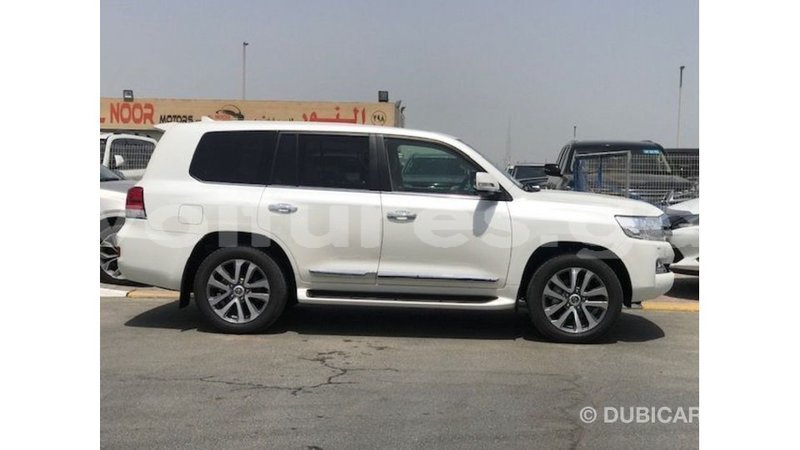 Big with watermark toyota land cruiser estuaire import dubai 6750