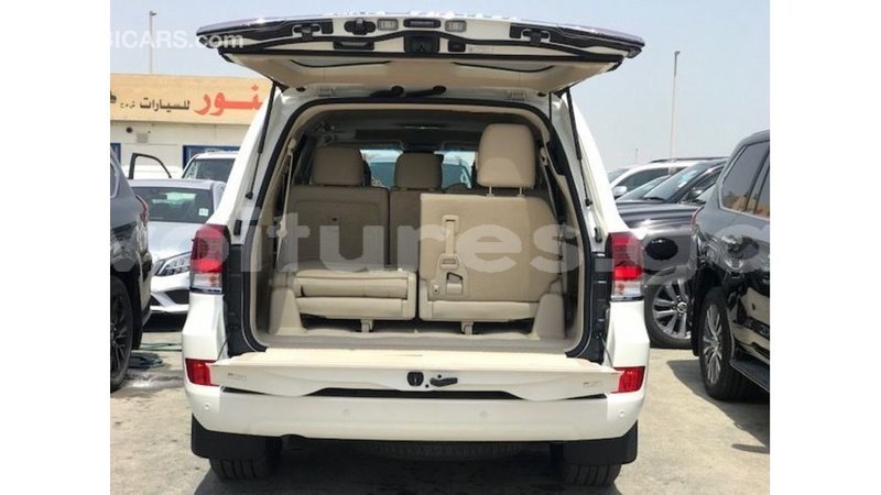 Big with watermark toyota land cruiser estuaire import dubai 6750