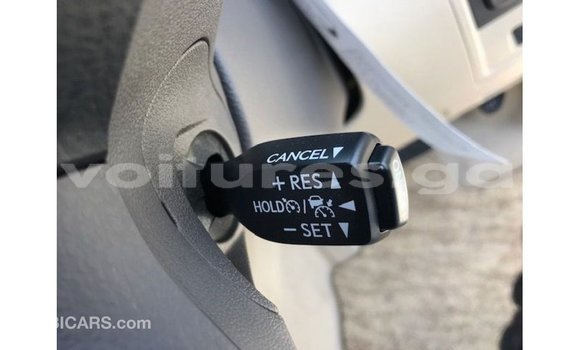 Sayi Imported Toyota Land Cruiser White Mota in Import - Dubai a estuary Sayi Imported Toyota Land Cruiser White Mota in Import - Dubai a estuary