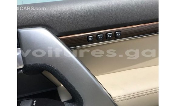 Sayi Imported Toyota Land Cruiser White Mota in Import - Dubai a estuary Sayi Imported Toyota Land Cruiser White Mota in Import - Dubai a estuary