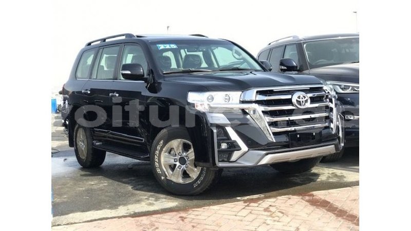 Big with watermark toyota land cruiser estuary import dubai 6752