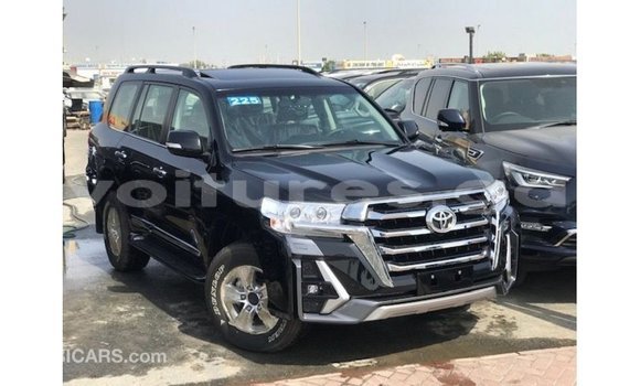 Acheter Import Voiture Toyota Land Cruiser Noir à Import - Dubai, Estuaire Acheter Import Voiture Toyota Land Cruiser Noir à Import - Dubai, Estuaire