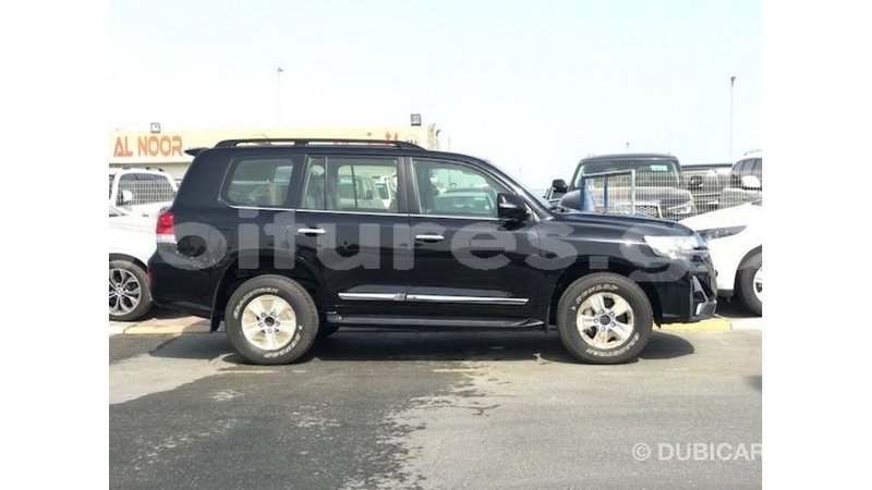 Big with watermark toyota land cruiser estuaire import dubai 6752