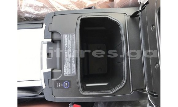 Acheter Import Voiture Toyota Land Cruiser Noir à Import - Dubai, Estuaire Acheter Import Voiture Toyota Land Cruiser Noir à Import - Dubai, Estuaire