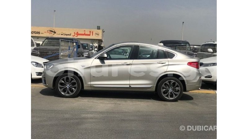 Big with watermark bmw x4 estuaire import dubai 6754