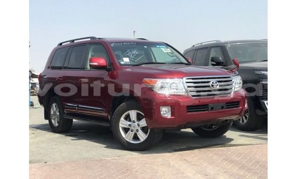 Acheter Import Voiture Toyota Land Cruiser Rouge à Import - Dubai, Estuaire Acheter Import Voiture Toyota Land Cruiser Rouge à Import - Dubai, Estuaire