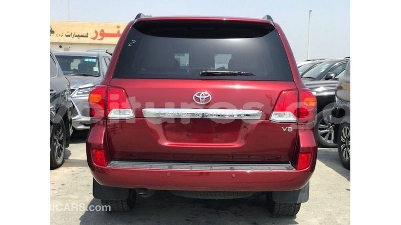 Big with watermark toyota land cruiser estuary import dubai 6756