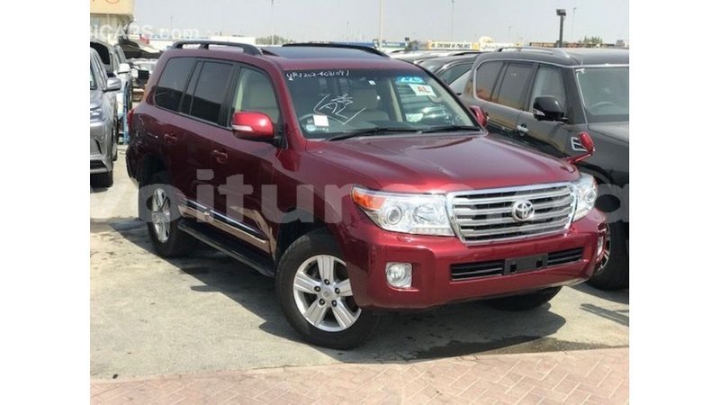 Big with watermark toyota land cruiser estuaire import dubai 6756