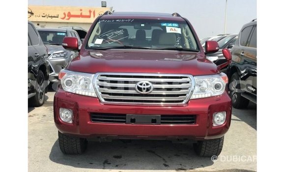 Acheter Import Voiture Toyota Land Cruiser Rouge à Import - Dubai, Estuaire Acheter Import Voiture Toyota Land Cruiser Rouge à Import - Dubai, Estuaire