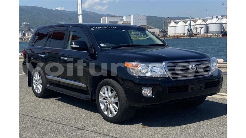 Big with watermark toyota land cruiser estuary import dubai 6757