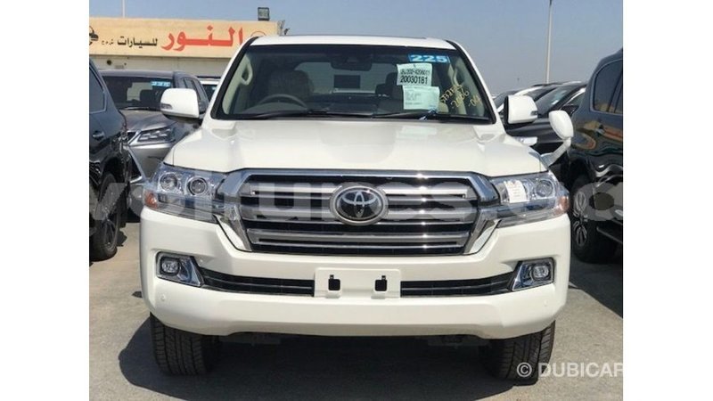 Big with watermark toyota land cruiser estuary import dubai 6758