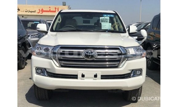 Sayi Imported Toyota Land Cruiser White Mota in Import - Dubai a estuary Sayi Imported Toyota Land Cruiser White Mota in Import - Dubai a estuary
