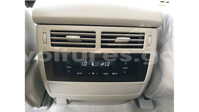 Big with watermark toyota land cruiser estuary import dubai 6758