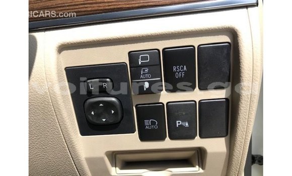 Sayi Imported Toyota Land Cruiser White Mota in Import - Dubai a estuary Sayi Imported Toyota Land Cruiser White Mota in Import - Dubai a estuary