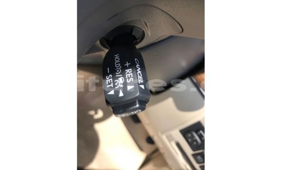 Sayi Imported Toyota Land Cruiser White Mota in Import - Dubai a estuary Sayi Imported Toyota Land Cruiser White Mota in Import - Dubai a estuary