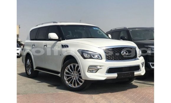 Acheter Import Voiture Infiniti Q Blanc à Import - Dubai, Estuaire