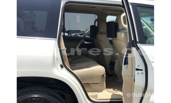 Buy Import Toyota Land Cruiser White Car in Import - Dubai in Estuary Buy Import Toyota Land Cruiser White Car in Import - Dubai in Estuary