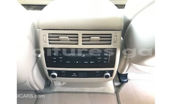 Buy Import Toyota Land Cruiser White Car in Import - Dubai in Estuary Buy Import Toyota Land Cruiser White Car in Import - Dubai in Estuary