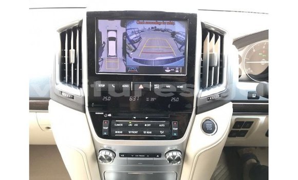 Buy Import Toyota Land Cruiser White Car in Import - Dubai in Estuary Buy Import Toyota Land Cruiser White Car in Import - Dubai in Estuary