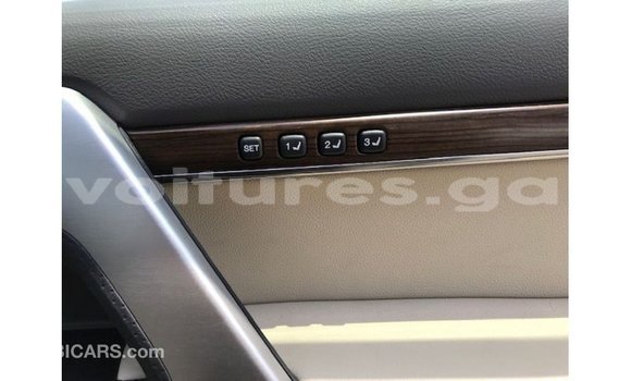 Buy Import Toyota Land Cruiser White Car in Import - Dubai in Estuary Buy Import Toyota Land Cruiser White Car in Import - Dubai in Estuary