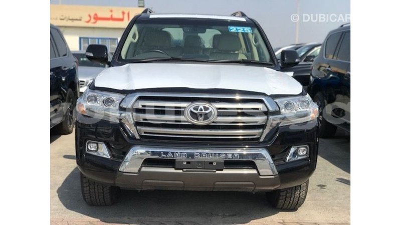 Big with watermark toyota land cruiser estuary import dubai 6766