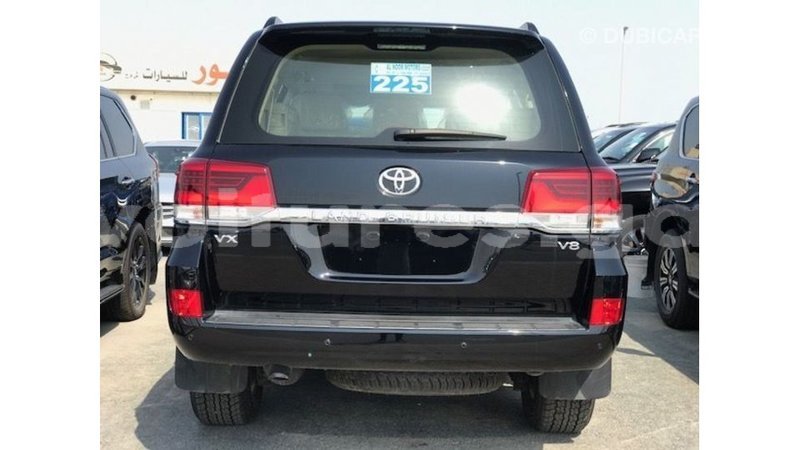 Big with watermark toyota land cruiser estuary import dubai 6766