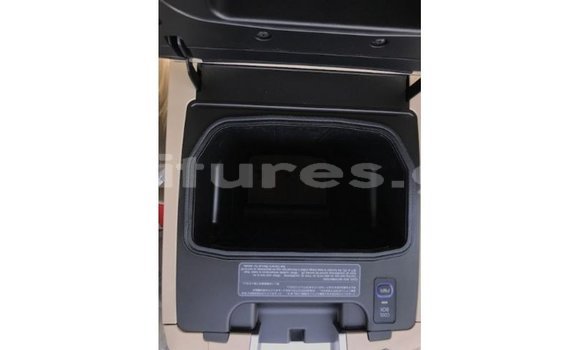 Acheter Import Voiture Toyota Land Cruiser Noir à Import - Dubai, Estuaire Acheter Import Voiture Toyota Land Cruiser Noir à Import - Dubai, Estuaire