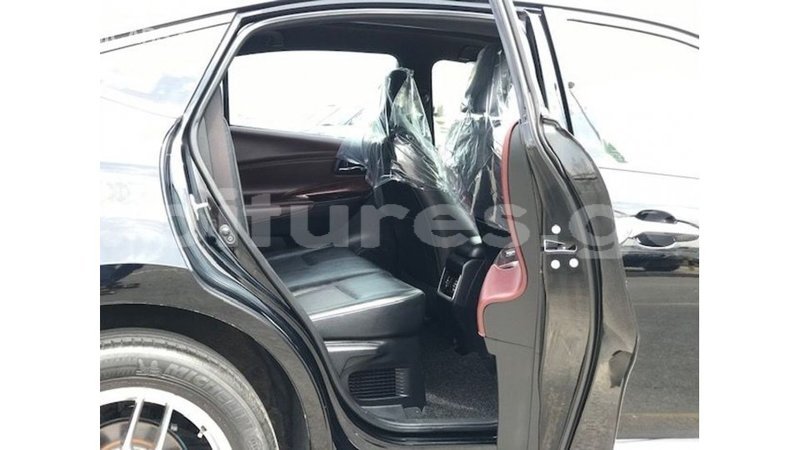 Big with watermark toyota harrier estuary import dubai 6767