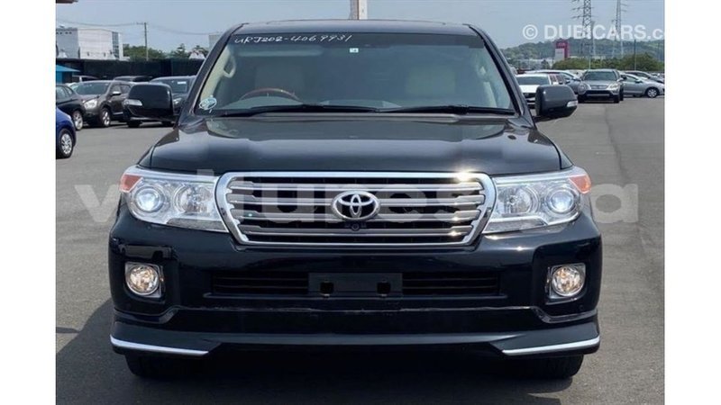 Big with watermark toyota land cruiser estuary import dubai 6768