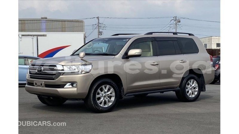 Big with watermark toyota land cruiser estuary import dubai 6770