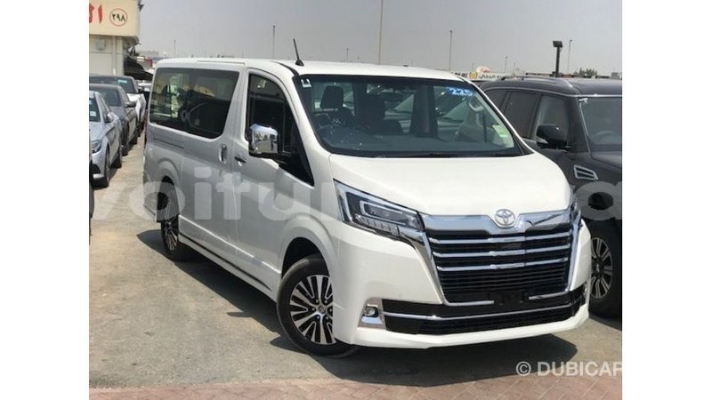 Big with watermark toyota granvia estuary import dubai 6771