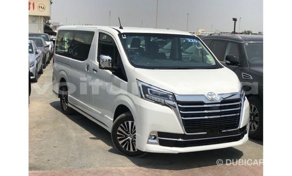Sayi Imported Toyota Granvia White Mota in Import - Dubai a estuary Sayi Imported Toyota Granvia White Mota in Import - Dubai a estuary