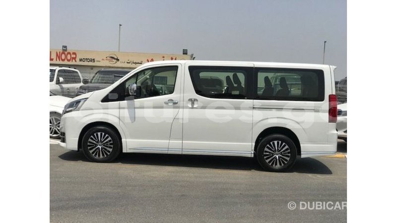 Big with watermark toyota granvia estuary import dubai 6771