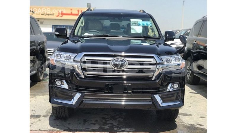 Big with watermark toyota land cruiser estuary import dubai 6773