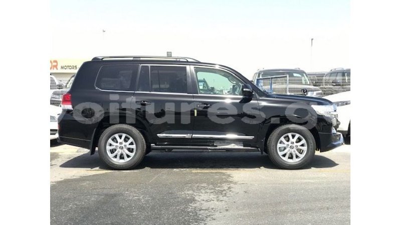 Big with watermark toyota land cruiser estuary import dubai 6773