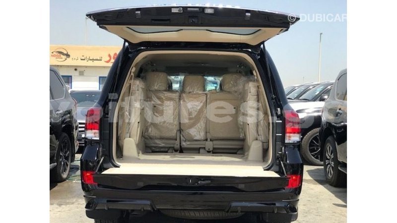 Big with watermark toyota land cruiser estuary import dubai 6773