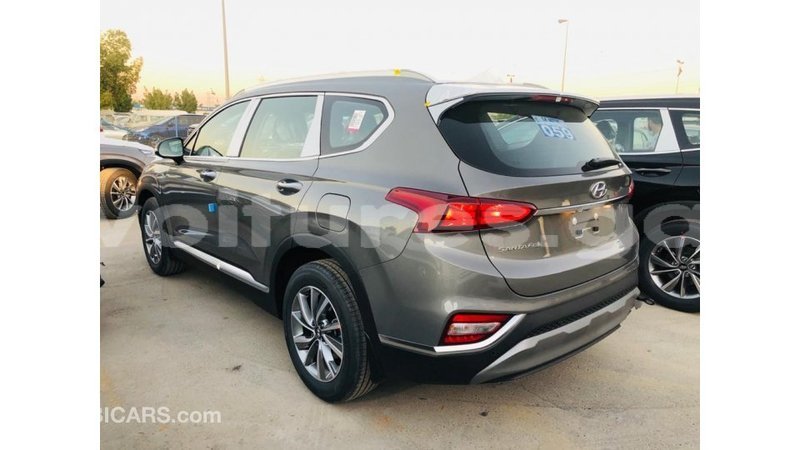 Big with watermark hyundai santa fe estuary import dubai 6775