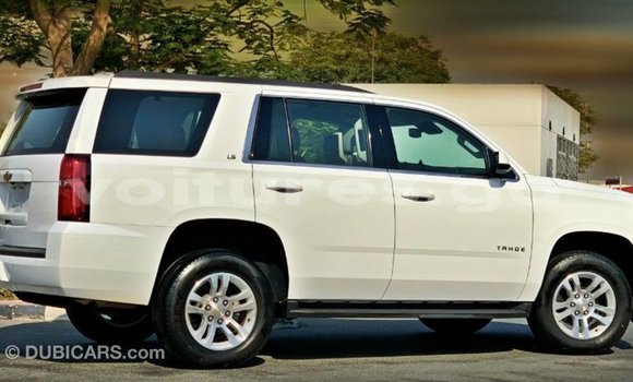 Acheter Import Voiture Chevrolet Tahoe Blanc à Import - Dubai, Estuaire Acheter Import Voiture Chevrolet Tahoe Blanc à Import - Dubai, Estuaire