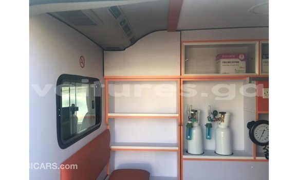 Acheter Import Voiture Toyota Hiace Blanc à Import - Dubai, Estuaire Acheter Import Voiture Toyota Hiace Blanc à Import - Dubai, Estuaire